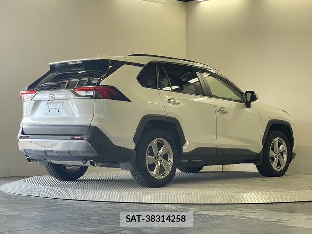 Toyota RAV4 2021-01 8363625-10