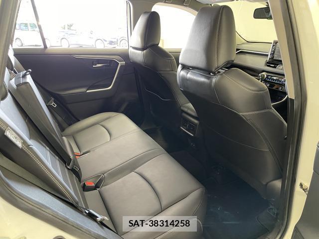 Toyota RAV4 2021-01 8363625-15