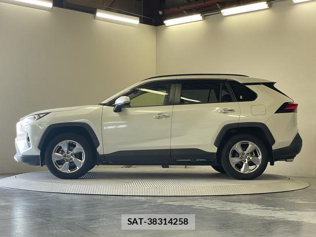 Toyota RAV4 2021-01 8363625-18