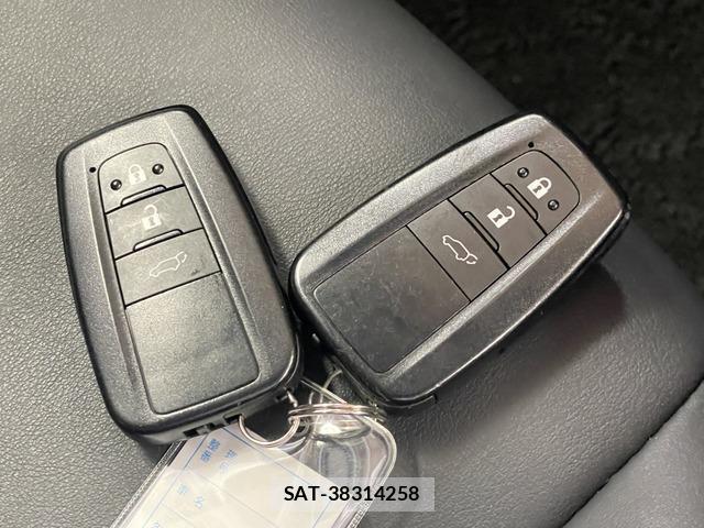 Toyota RAV4 2021-01 8363625-6