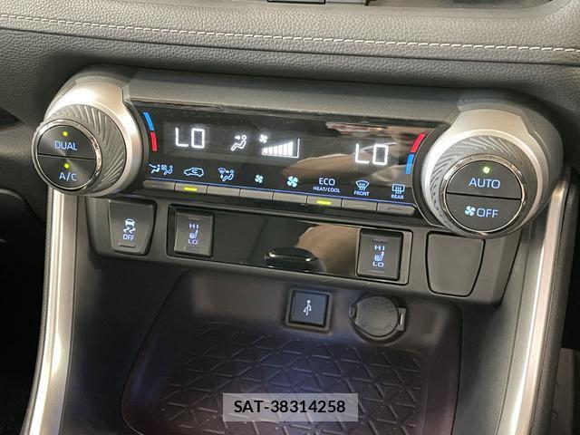 Toyota RAV4 2021-01 8363625-7