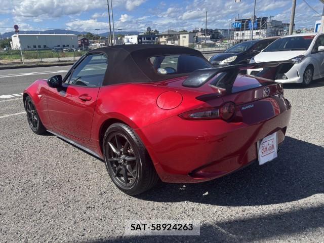 Mazda ROADSTER 2016-04 8361034-1
