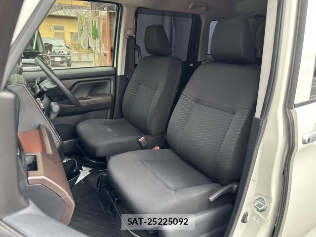 Toyota ROOMY 2017-09 8360802-14