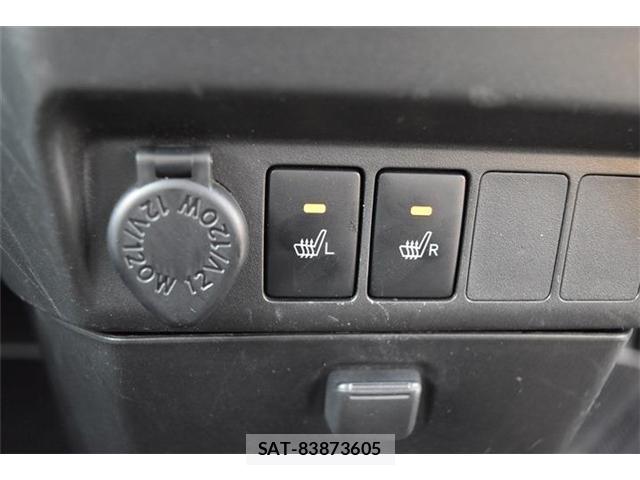 Toyota ROOMY 2020-07 8361039-13