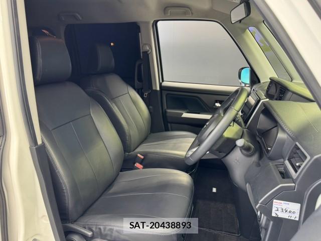 Toyota ROOMY 2023-09 8361428-15