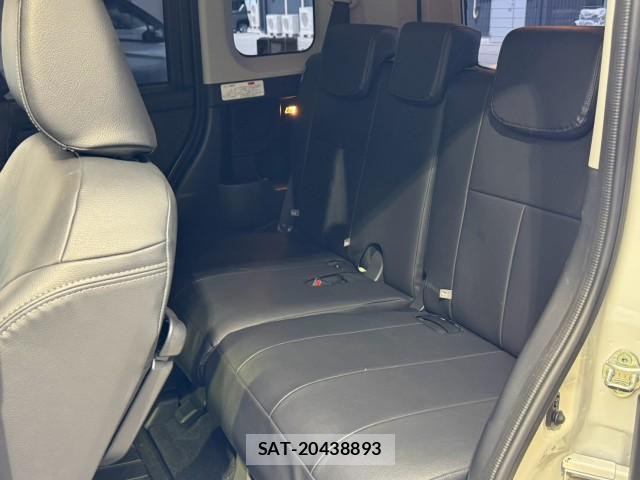 Toyota ROOMY 2023-09 8361428-18
