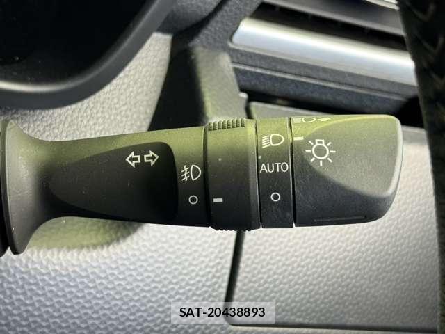 Toyota ROOMY 2023-09 8361428-9