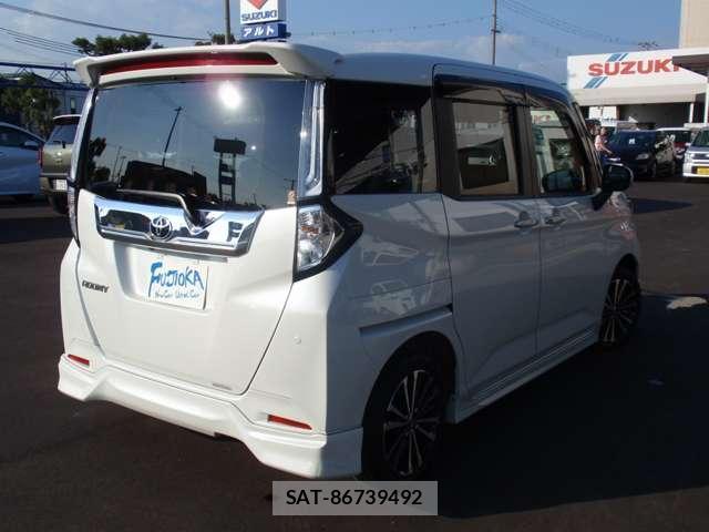Toyota ROOMY 2022-03 8361890-2