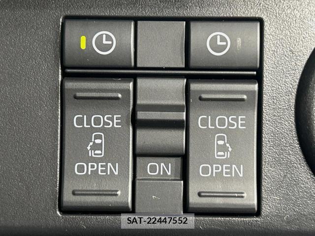 Toyota ROOMY 2023-08 8363588-3