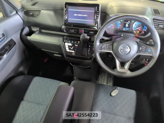 Nissan ROOX 2021-09 8361125-2