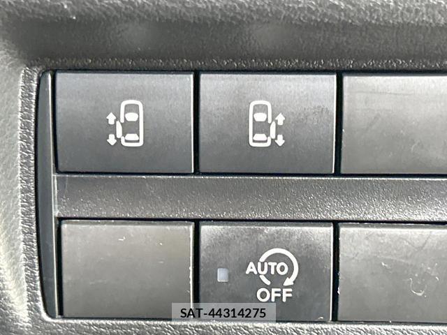 Nissan ROOX 2021-08 8361903-5