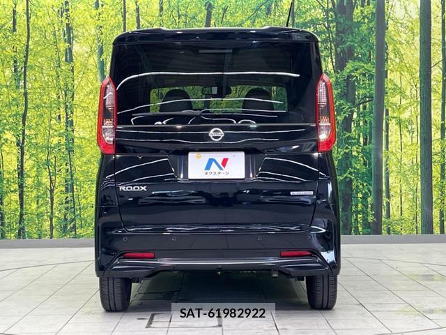Nissan ROOX 2022-03 8362615-14
