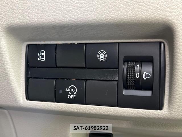Nissan ROOX 2022-03 8362615-6