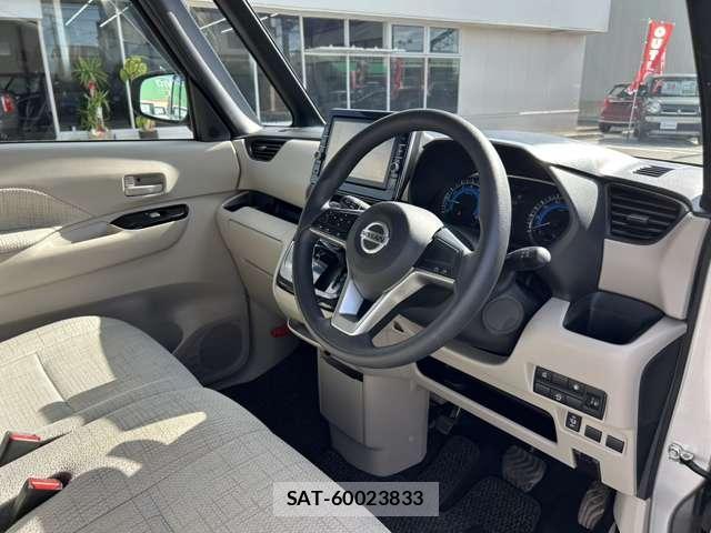 Nissan ROOX 2020-11 8363109-16