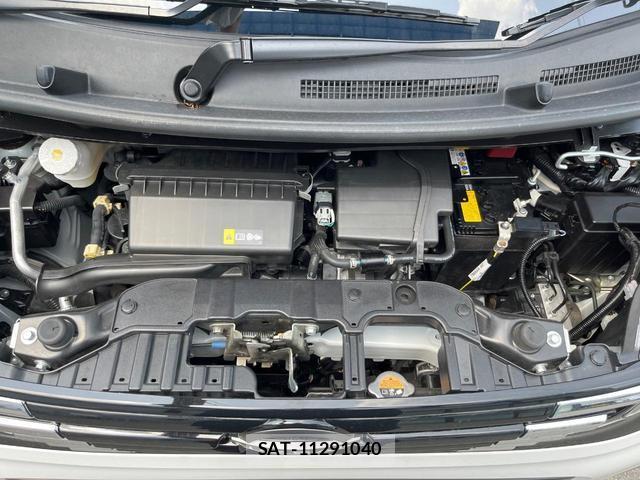 Nissan ROOX 2023-11 8363216-17