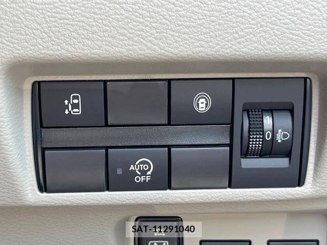 Nissan ROOX 2023-11 8363216-5