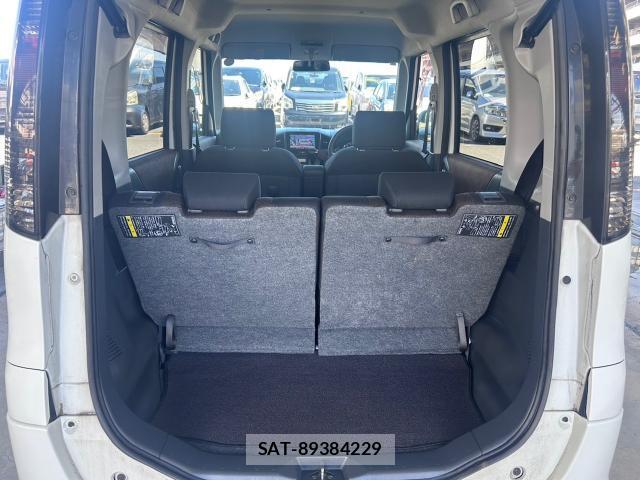 Nissan ROOX 2012-01 8363493-15