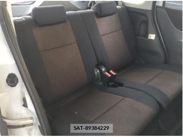 Nissan ROOX 2012-01 8363493-5