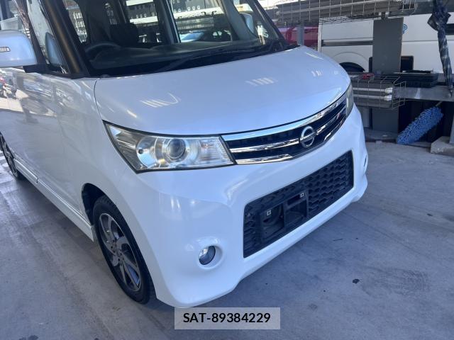Nissan ROOX 2012-01 8363493-6
