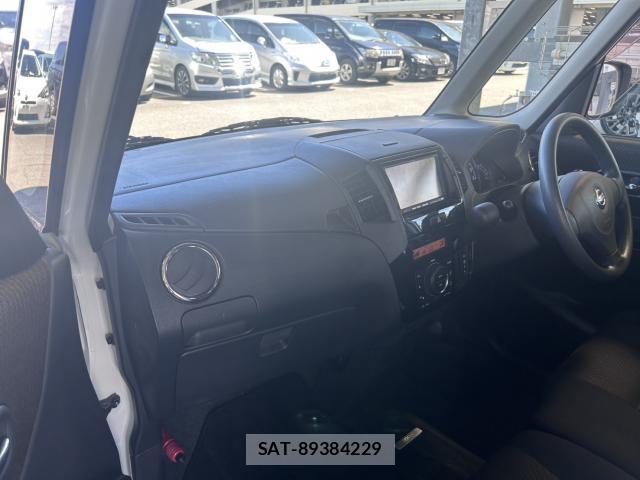 Nissan ROOX 2012-01 8363493-8
