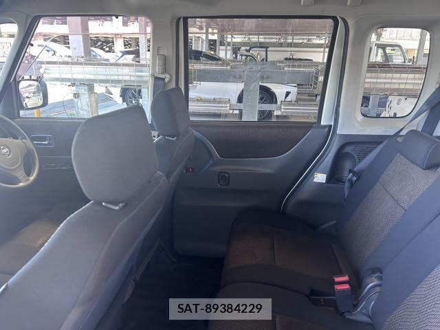 Nissan ROOX 2012-01 8363493-9