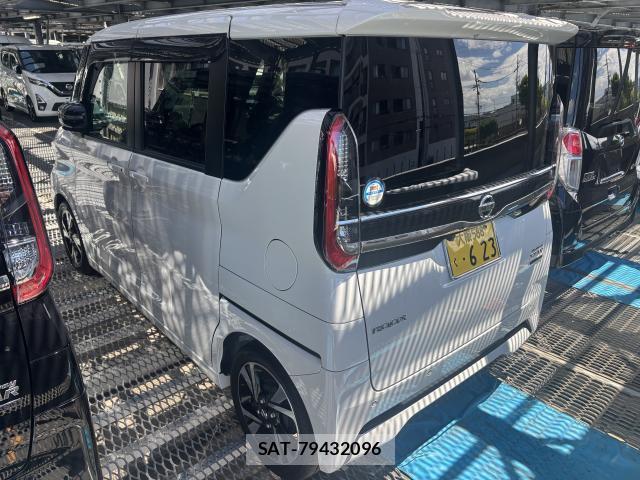 Nissan ROOX 2022-04 8363728-1