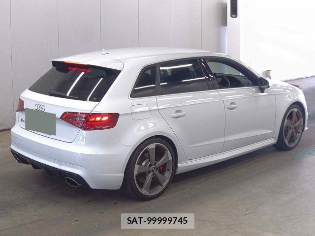 Audi RS3 SPORTBACK 2016-02 8362150-1