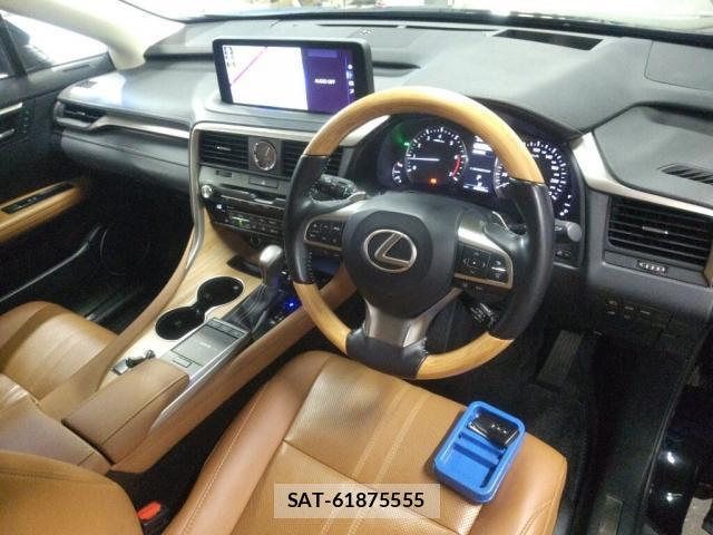 Lexus RX 2020-01 8360726-2