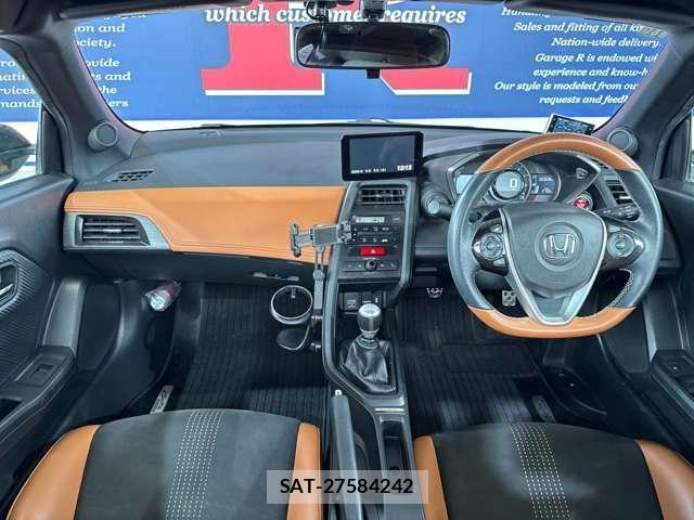 Honda S660 2017-11 8362503-3