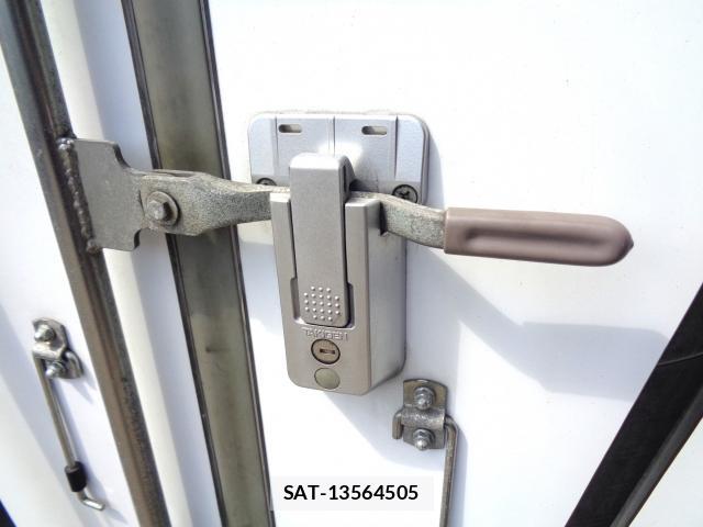 Subaru SAMBAR TRUCK 2023-04 8363116-19