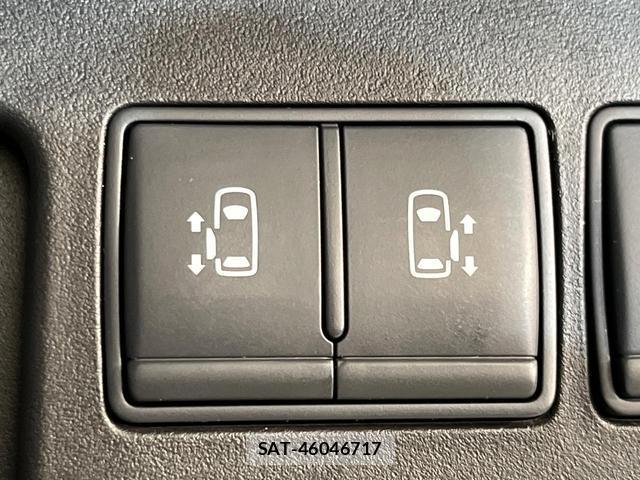 Nissan SERENA 2015-01 8360557-6