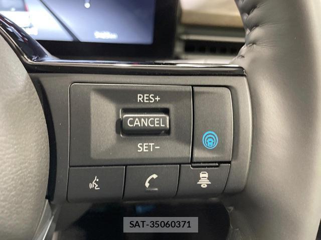 Nissan SERENA 2023-10 8360647-6