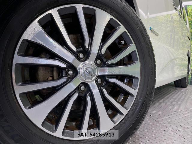 Nissan SERENA 2015-02 8360890-13