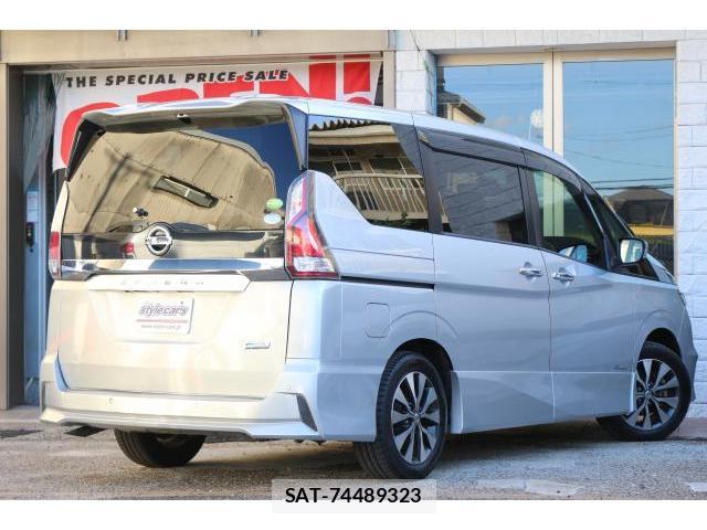 Nissan SERENA 2018-10 8360955-3