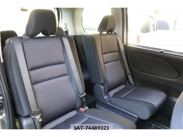 Nissan SERENA 2018-10 8360955-6
