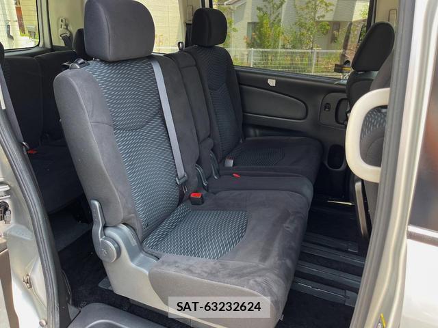 Nissan SERENA 2016-02 8361548-10