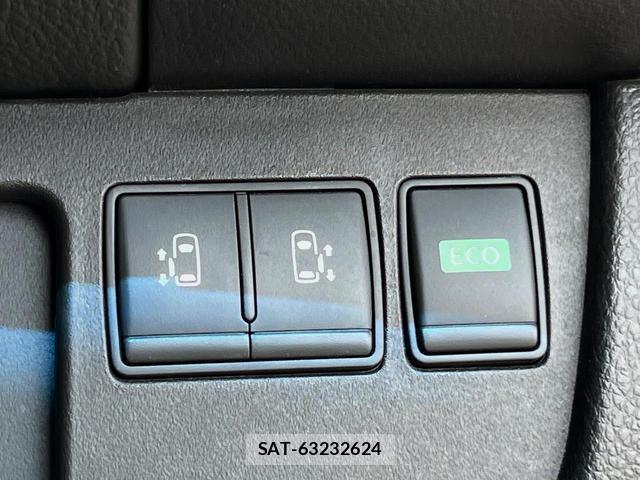 Nissan SERENA 2016-02 8361548-4