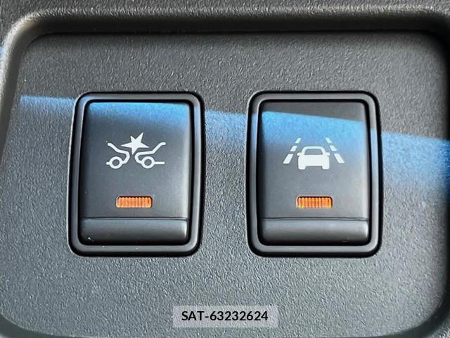 Nissan SERENA 2016-02 8361548-5