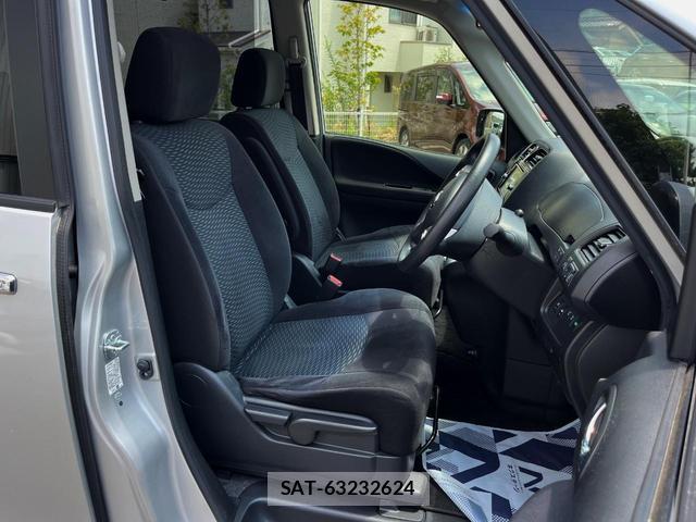 Nissan SERENA 2016-02 8361548-9