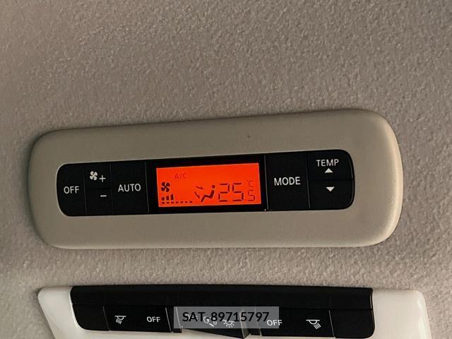 Nissan SERENA 2017-09 8361664-7