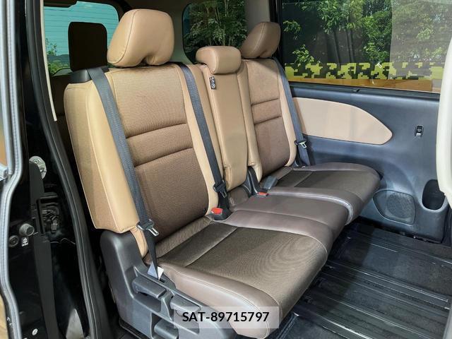Nissan SERENA 2017-09 8361664-9