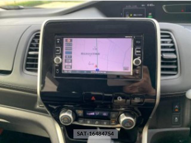 Nissan SERENA 2016-12 8361912-18