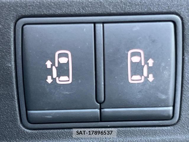 Nissan SERENA 2017-05 8362600-5