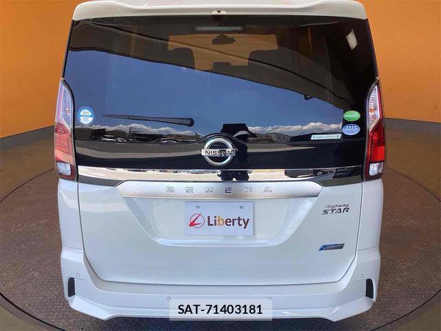 Nissan SERENA 2017-11 8363736-14