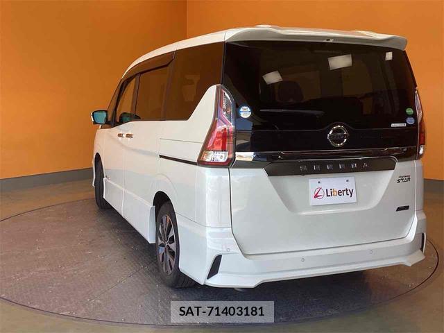 Nissan SERENA 2017-11 8363736-2