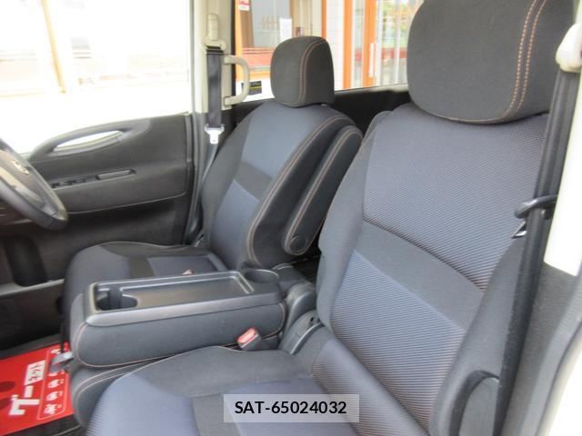 Nissan SERENA 2010-06 8363761-17