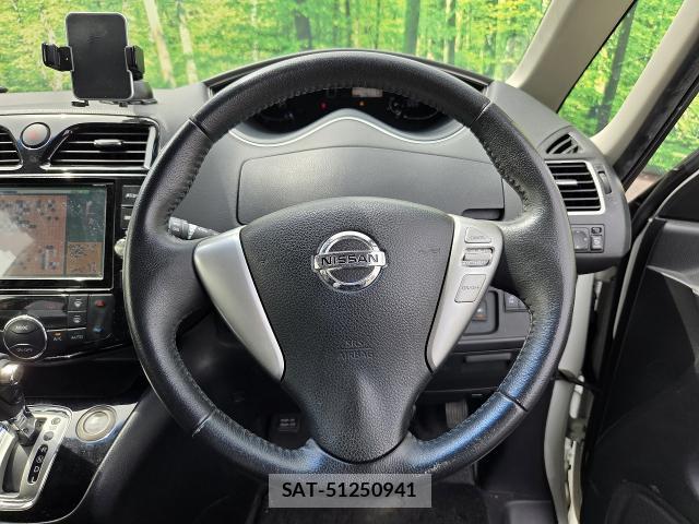 Nissan SERENA 2014-10 8363827-11