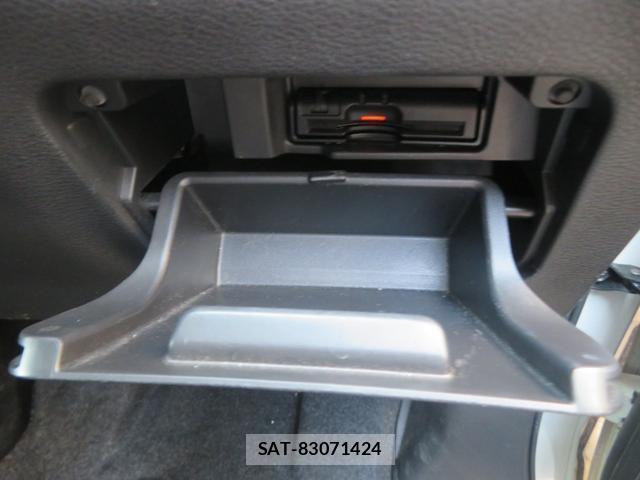 Nissan SERENA 2018-03 8363837-13