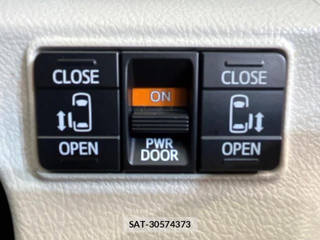 Toyota SIENTA 2017-08 8360549-4