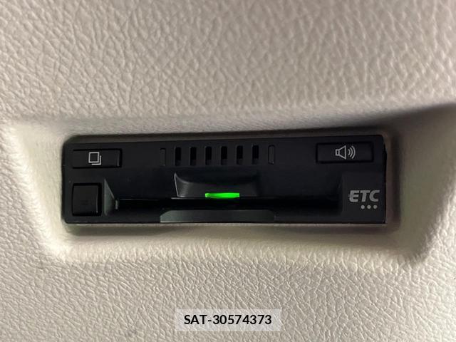 Toyota SIENTA 2017-08 8360549-6